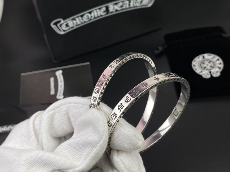 Ch*0me He**ts bracelets